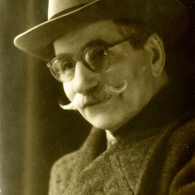   1942 